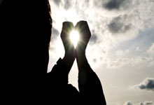 官宣：双向合同签7尺中锋 新秀年场均3+3.